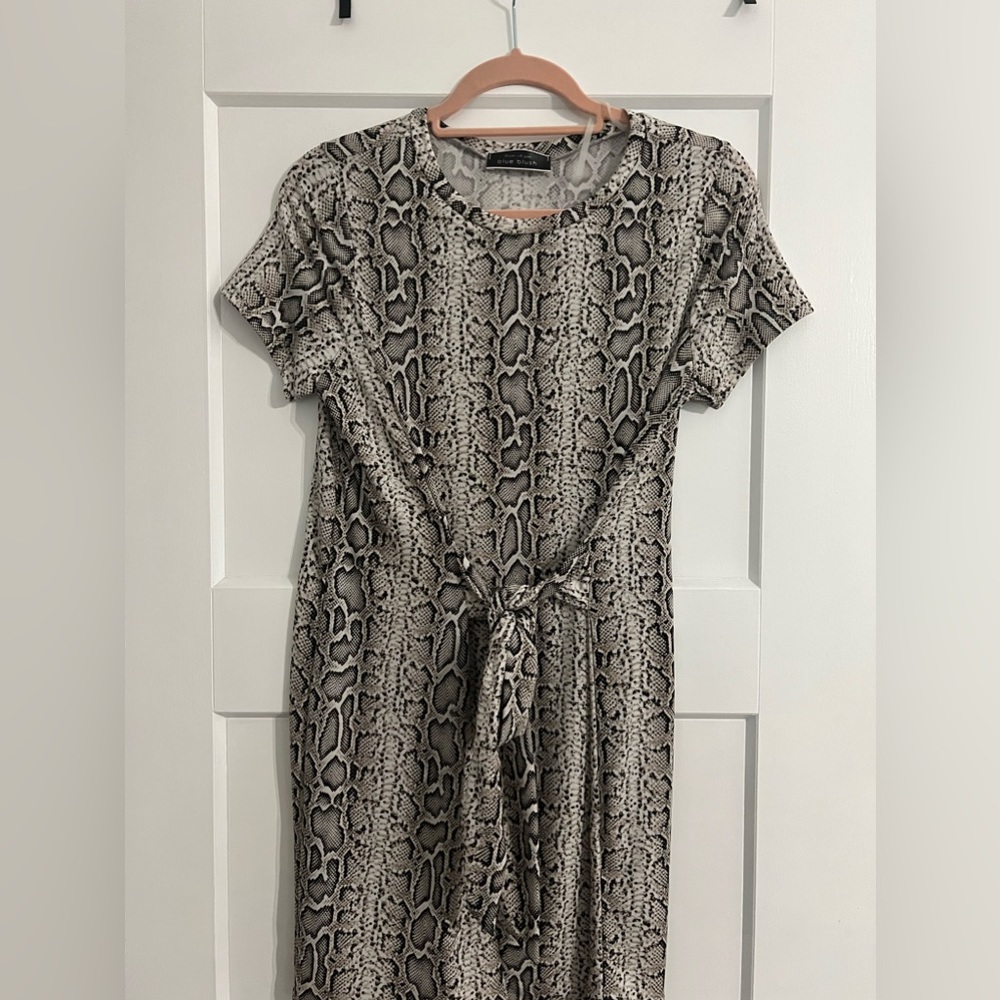 Dress that ties infront blue blush brand size medium